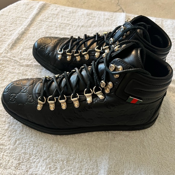 GUCCI GG EMBOSSED SNEAKERS/BOOTS MEN’S SIZE 6 OR WOMEN’S SIZE 9 M … WITH DEFECTS - Picture 2 of 16